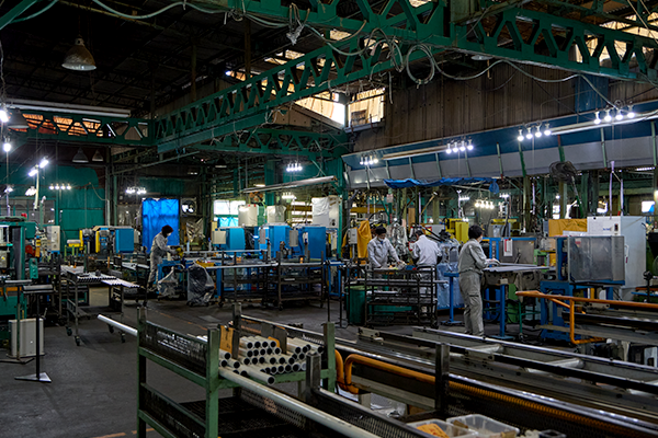 材料調達から完成までの一貫生産体制