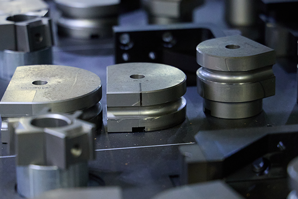 多様な材料・複雑加工への対応力とトータルコストメリット