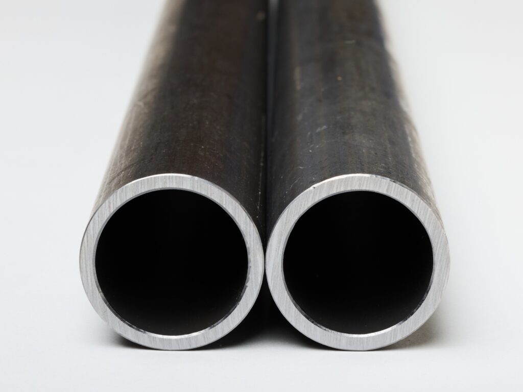 薄肉炭素鋼材　管用テーパー転造ネジ