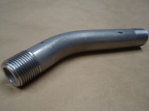 精度不良を起こすアルミパイプの転造ねじ加工