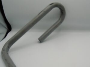 パイプ形状と軽さを活かした台車ハンドル